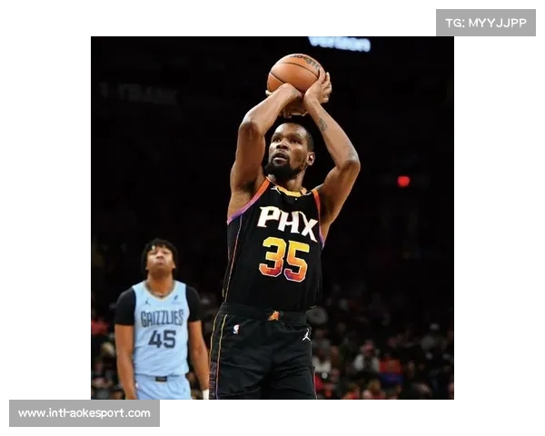 杜兰特上赛季场均26.6分 三项命中率成功跻身NBA180俱乐部 杜兰特上赛季场均26.6分 三项命中率成功跻身NBA180俱乐部