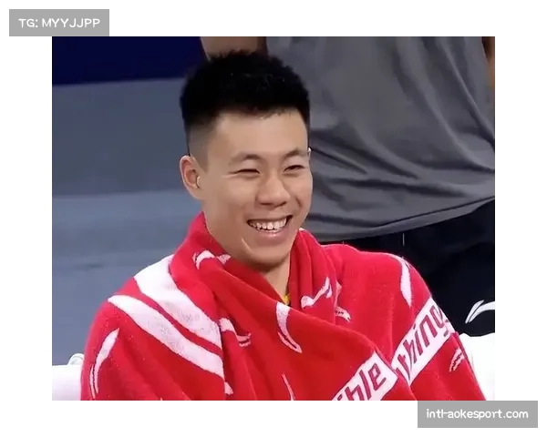 【2026年4月CBA联赛·赛中·特写张镇麟飞身补扣绝平，将上海队拖入加时赛