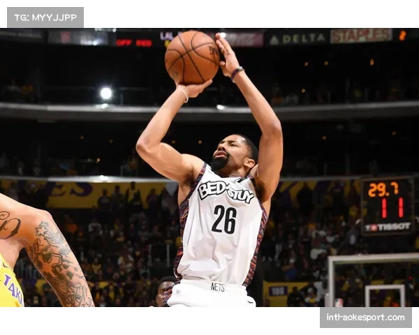 “飞翼客场1分险胜神秘人，萨巴利命中压哨中投”